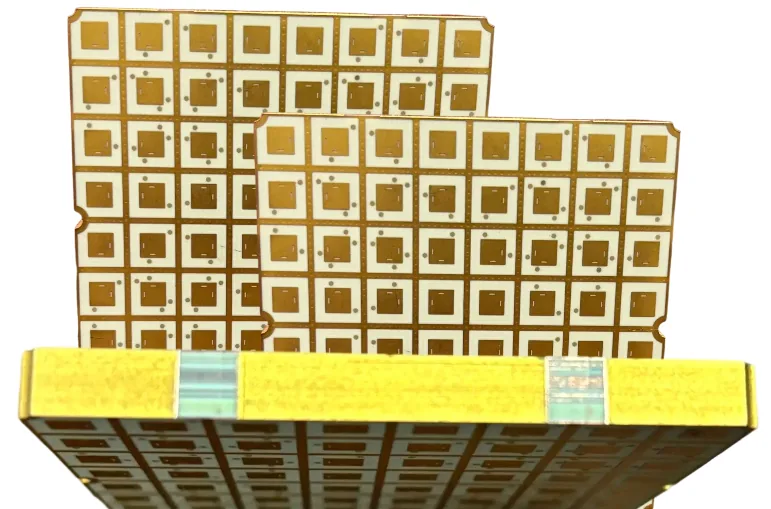 Fabricación de PCB RF y microondas en Taconic en proceso de fabricación